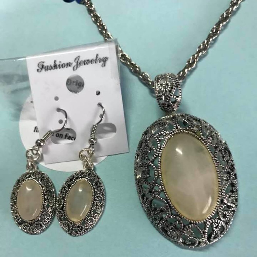 5/$20🔥Marcasite Pendant Fashion Necklace Set🔥